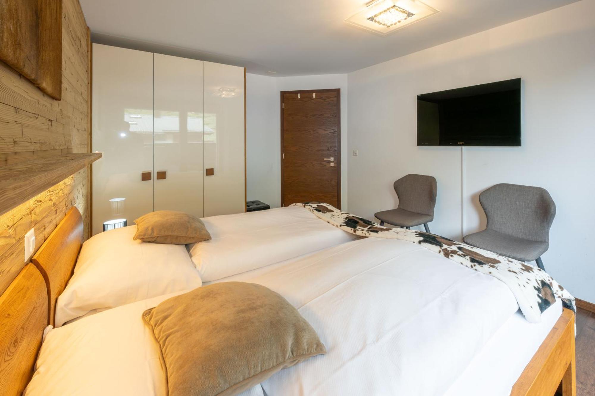 Luxury Residence Colosseo Zermatt Room photo